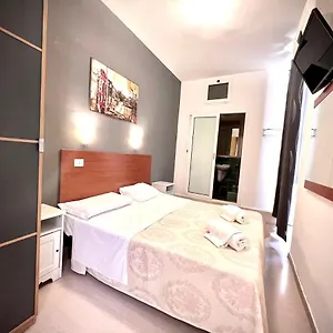 Alius&freerome Rome