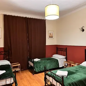 Pardis Hostel